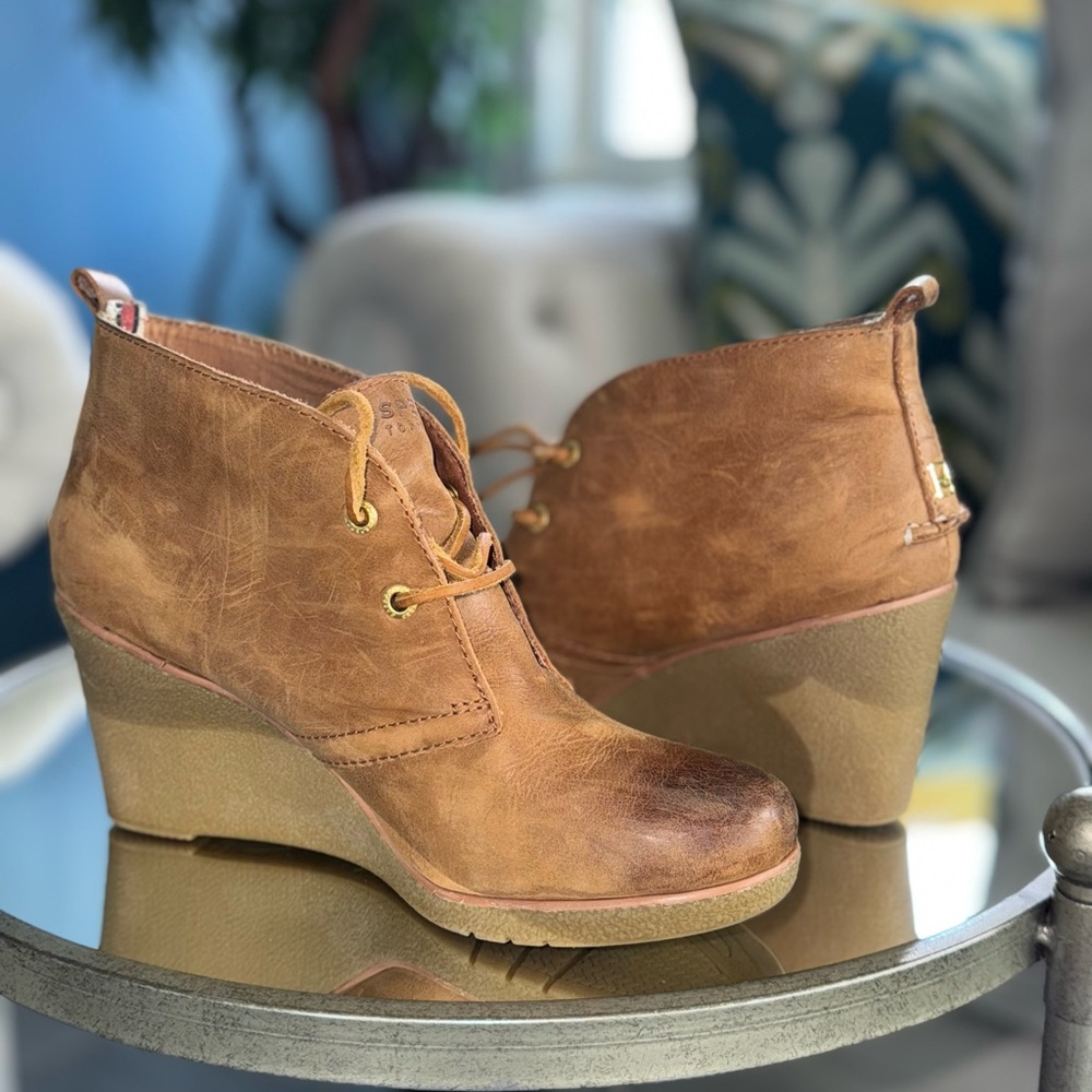 Sperry wedge boot
